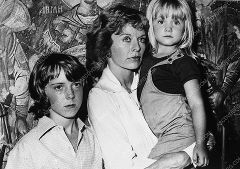 Susannah York film Sky Riders 8856a-24