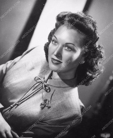 beautiful Ginny Simms portrait 8969-09