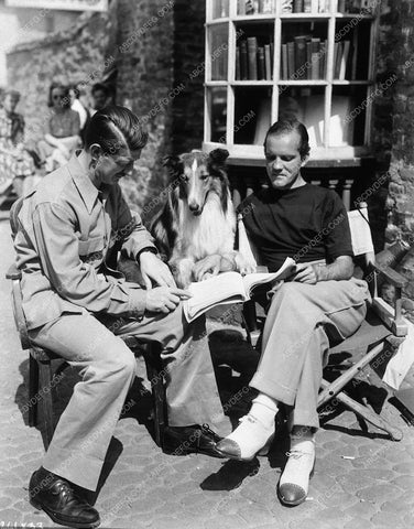 Lassie reading the script behind the scenes 8995-05