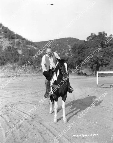 Andy Clyde on horseback 8B11-268