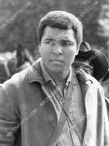 candid Muhammad Ali 8B11-419