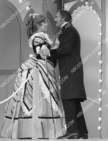 Vicki Lawrence Hal Linden TV The Carol Burnett Show 8B11-549