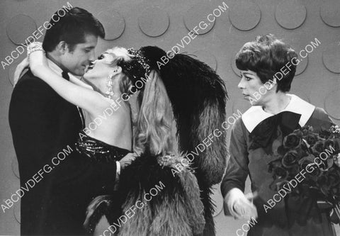 Lyle Waggoner and guest star TV The Carol Burnett Show 8B11-583