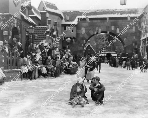 Marion Davies Owen Moore Louise Fazenda George Siegmann Karl Dane silent film The Red Mill 8B11-706