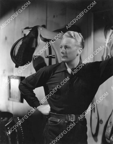 Gene Raymond out in the tack room 8B11-766