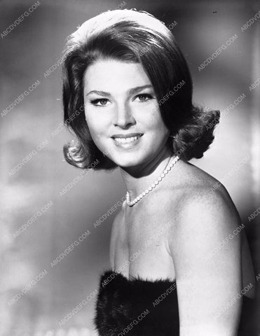 Mariette Hartley portrait 8b03-157