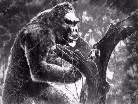 King Kong spies Fay Wray in classic horror film 8b03-423