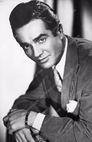 Gene Krupa portrait 8b03-438