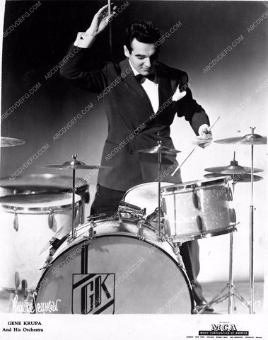 Gene Krupa at the drums 8b03-440