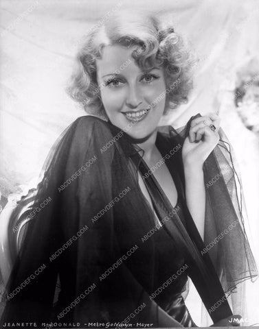 Jeanette MacDonald portrait 8b03-820