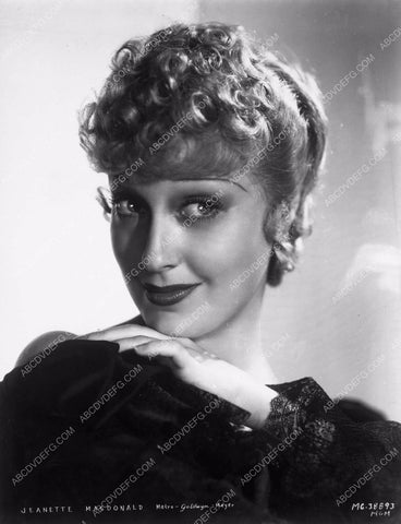 Jeanette MacDonald portrait 8b03-824