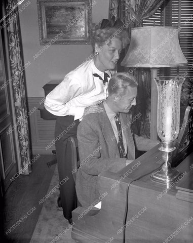 Jeanette MacDonald Gene Raymond play piano at home 8b03-875