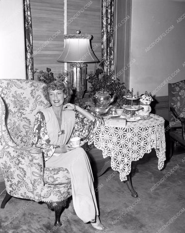 Jeanette MacDonald enjoys tea at home 8b03-876