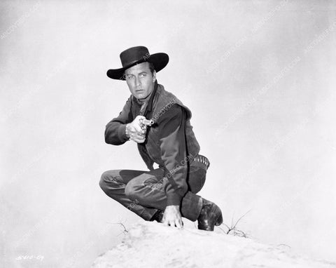 George Montgomery cool western pose 8b4-016