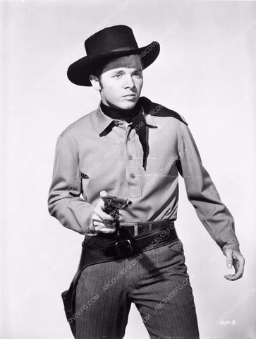 Audie Murphy western portrait 8b4-063