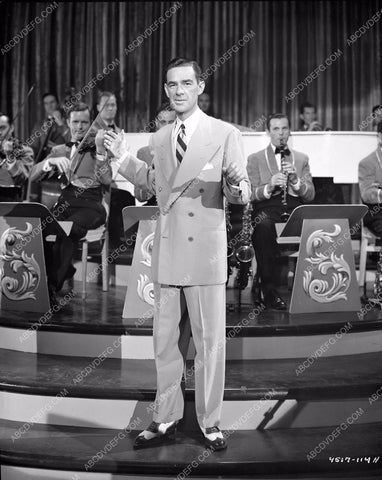 music bandleader Will Osborne and his Orchestra 8b4-191