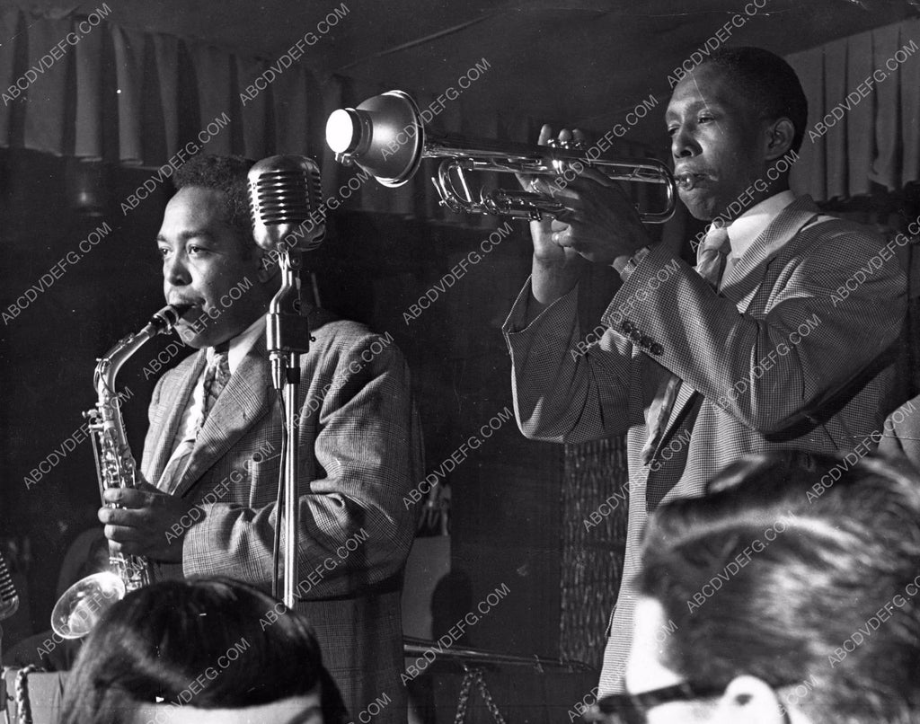 jazz musician Charlie Parker performing 8b4-210 – ABCDVDVIDEO