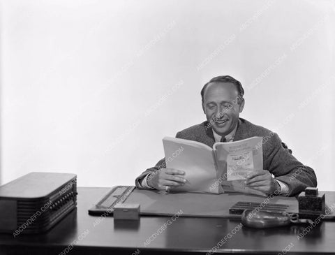 producer Joe Pasternak at his desk 8b4-239