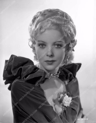 Ida Lupino hair style and wardrobe shots One Rainy Afternoon 8b4-375