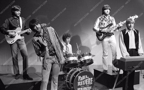 music rock n roll 1960s garage band Paul Revere and the Raiders 8b4-578