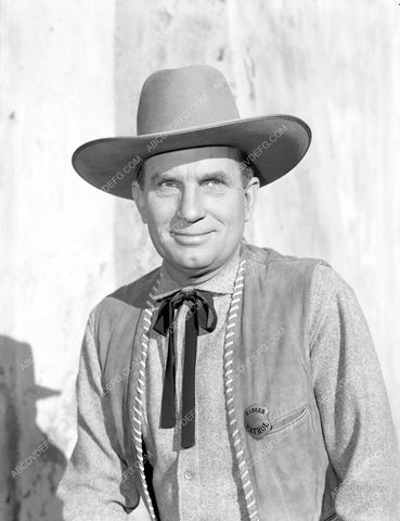 Alan Reynolds western portrait 8b4-603