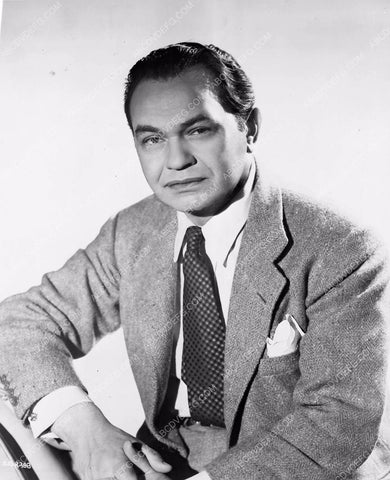 Edward G. Robinson cool portrait 8b4-630