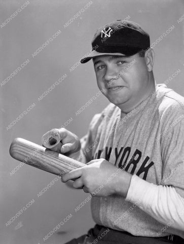 sports baseball legend Babe Ruth poses for the press 8b4-709