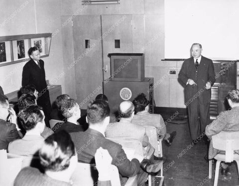 General David Sarnoff demonstrates first Television set for NBC 8b4-721