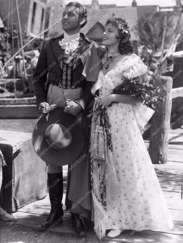 Jeanette MacDonald and I don't know who musical film 8b4-914