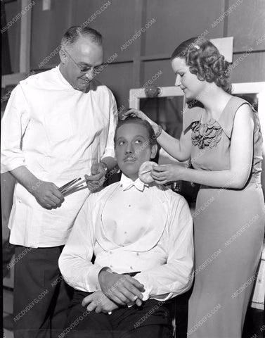 Wanda Sutton helps Vern Murdock makeup chair Melvyn Douglas 8b5-164