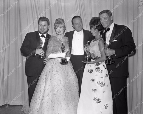 Bob Hope Elizabeth Taylor Burt Lancaster w Oscars 8b5-239