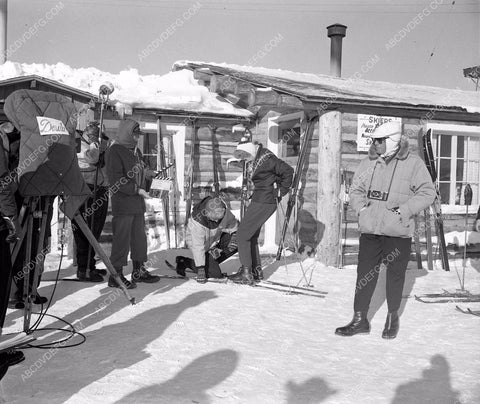 Desi Arnaz cast crew behind scenes Westinghouse Desilu Playhouse 8b5-279