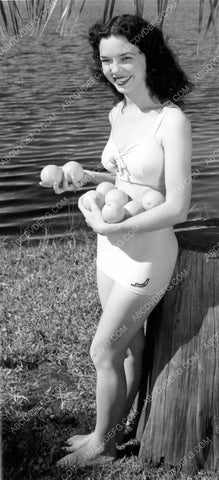 Silver Springs Fla Myrle Bowen wins Typical Florida Beauty 1945 8b6-087