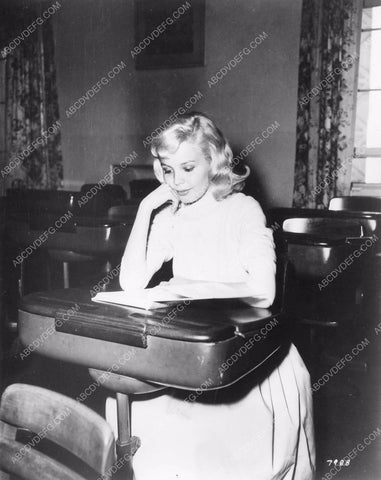 Sondra Sandra Lee reading book at desk 8b6-427