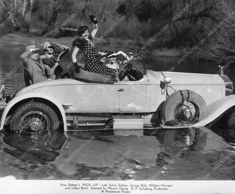 Sylvia Sydney Lillian Bond try to cross river film Pick Up 8b6-455