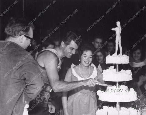 Rory Calhoun wife Lita Baron cut wedding anniversary cake on set 8b6-473