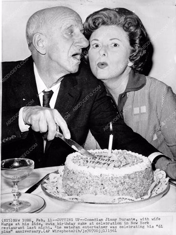 Jimmy Durante and wife cut his Birthday Cake in New York 8b6-478