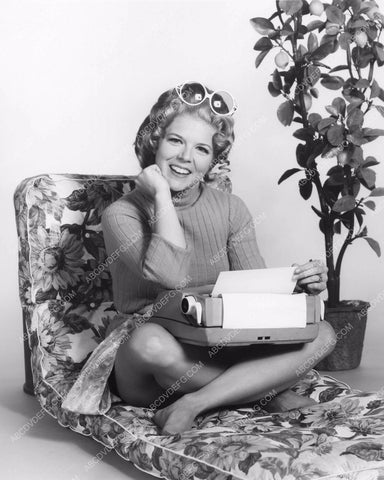60's cutie uses her portable typewriter 8b6-613