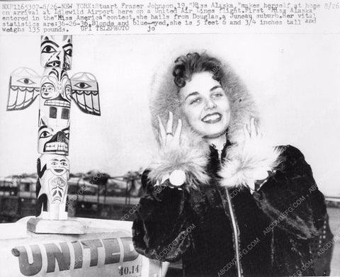 Miss Alaska Stuart Fraser Johnson visits New York and it snows 8b6-646