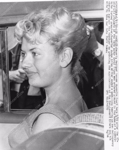 Errol Flynn playmate Beverly Aadland leaving juvenile court 8b6-674