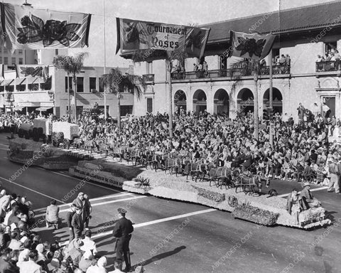 Pasadena Tourn of Roses Parade 95 ft longest float ever 8b6-862