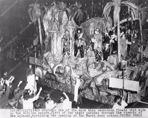 historic New Orleans Mardi Gras parade float for Babylon Parade 8b6-863