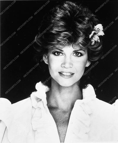 portrait pretty Markie Post 9002-08