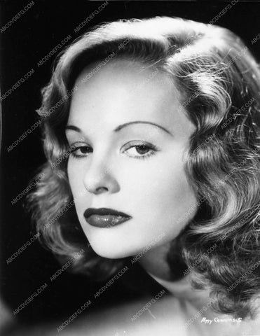 sexy and sultry Peggy Cummins portrait 9002-38