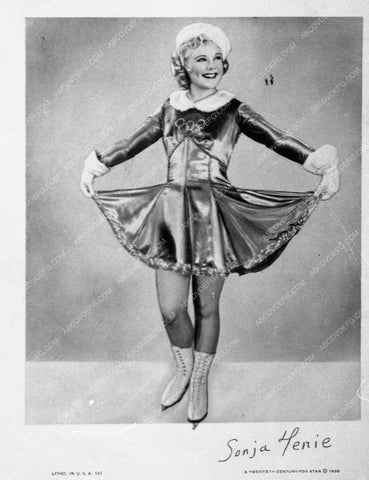 Sonja Henie portrait 9021-04