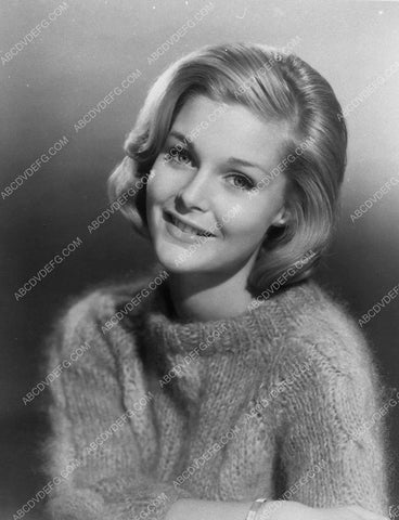 beautiful Carol Lynley portrait 9102-30