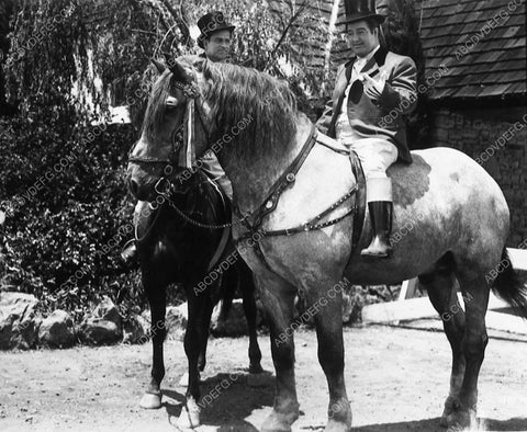 Bud Abbott Lou Costello and cast members film In Society 9116-24