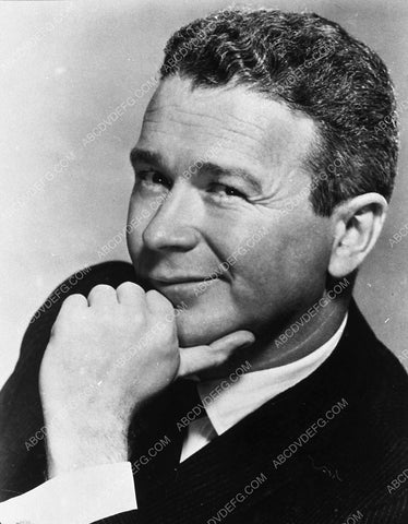 Red Buttons portrait 9150-32