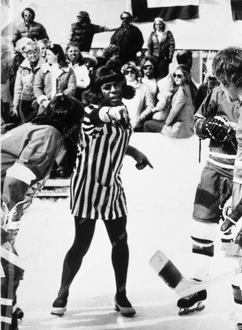 TV Flip Wilson Show Geraldine as hockey referee 9222-04