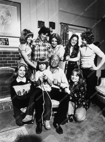 Dick Van Patten and entire cast TV Eight Is Enough 9222-07